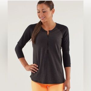 Lululemon Spincity Long Sleeve Top Women Size 6 Heathered Black Half Zip Wicking